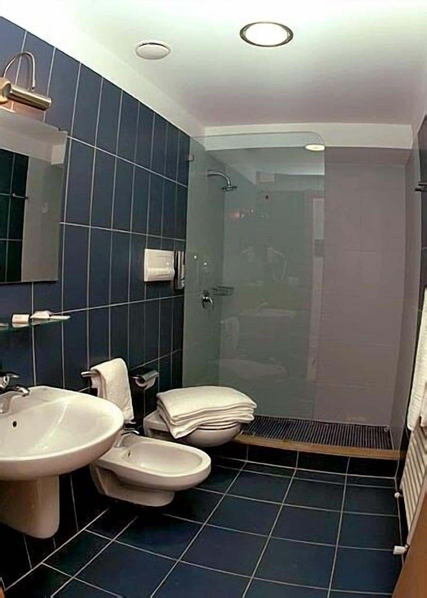 Parco Della Rocca Hotel Punta Braccetto Ngoại thất bức ảnh