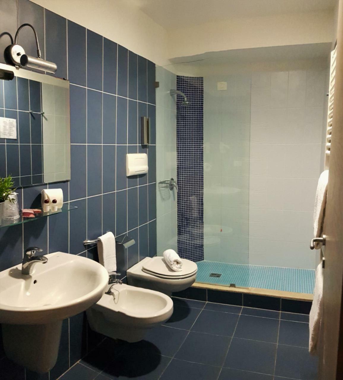 Parco Della Rocca Hotel Punta Braccetto Ngoại thất bức ảnh